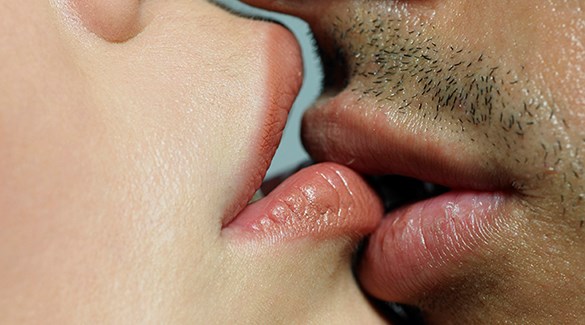 Er kyssing egentlig naturlig?