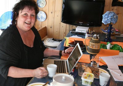 Anne B. Ragde: Folk må lære å hoppe av i svingen