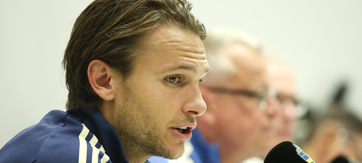 ​Svensk landslagsspiller ut mot homofobien i herrefotballen